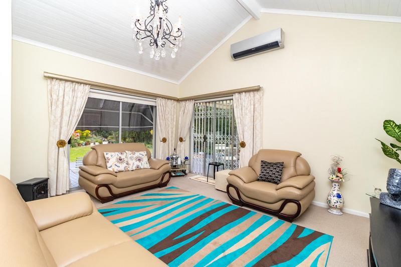 To Let 3 Bedroom Property for Rent in Table View Western Cape